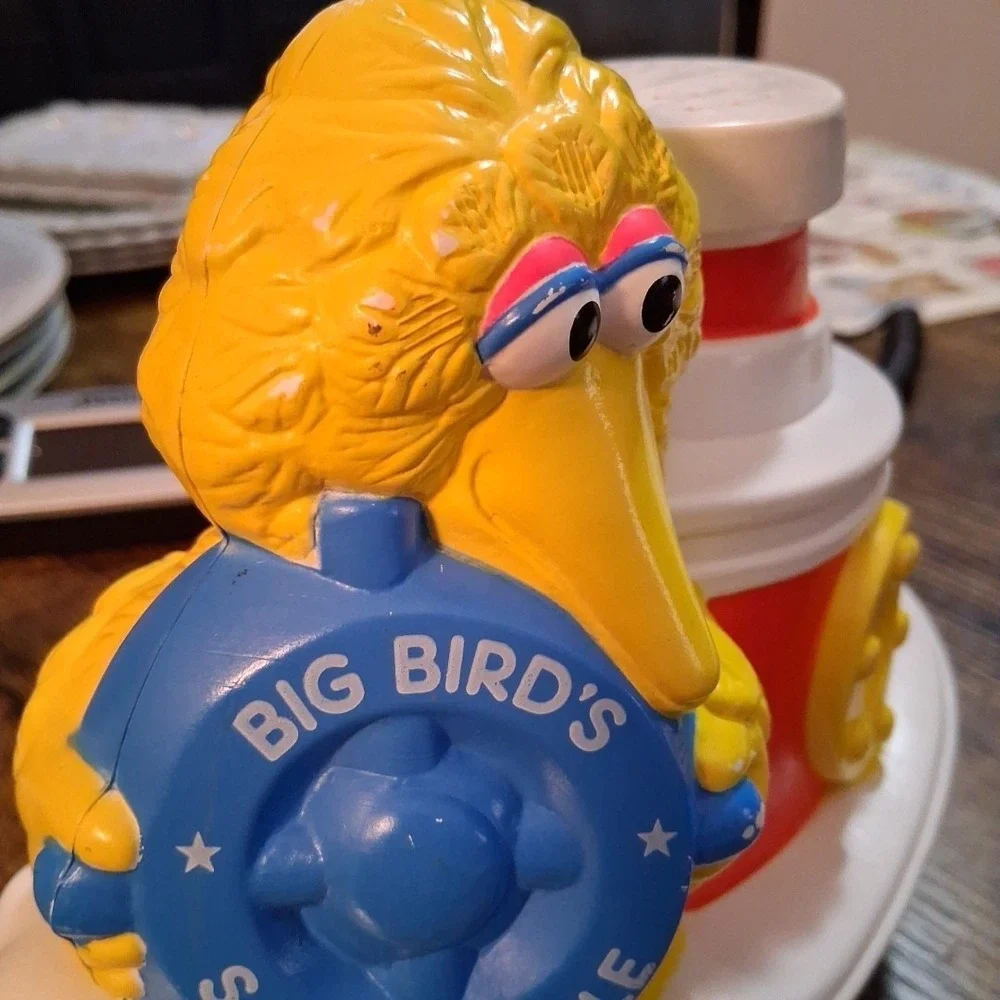 Vintage Hasbro 1983 Big Bird's S.S. Sprinkle Kids Water Sprinkler Muppets READ